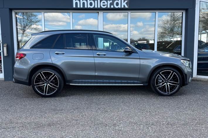 Grå Mercedes GLC43 fra 2019