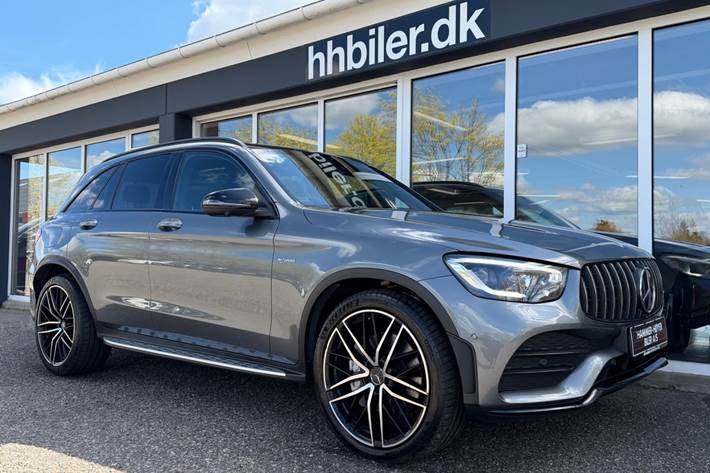 Grå Mercedes GLC43 fra 2019