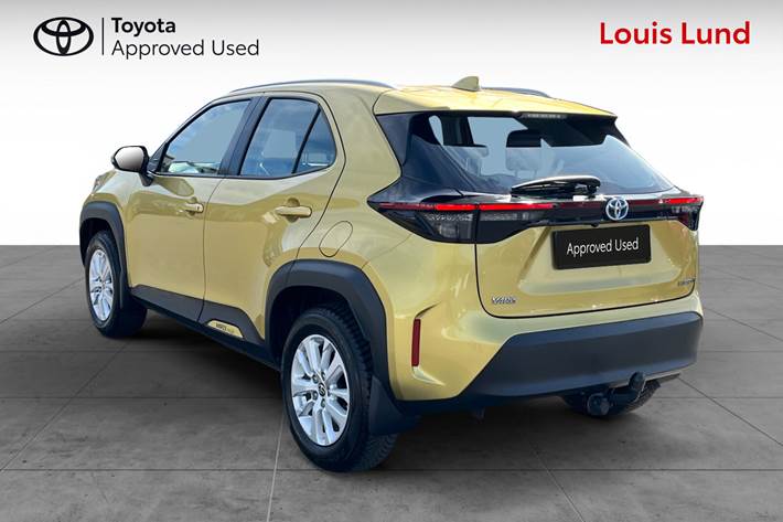 Gul Toyota Yaris Cross fra 2022
