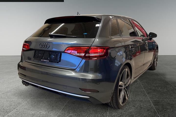 Grå Audi A3 fra 2018