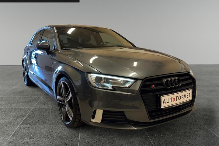 Grå Audi A3 fra 2018