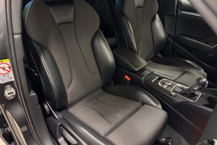 Grå Audi A3 fra 2018