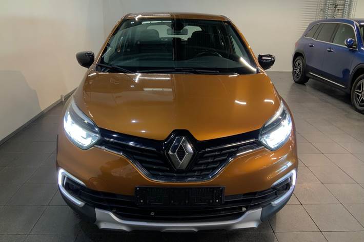 Orange Renault Captur fra 2017