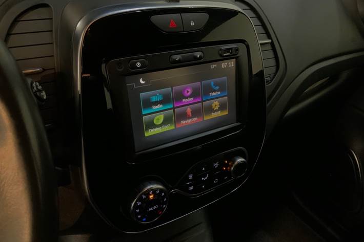 Orange Renault Captur fra 2017