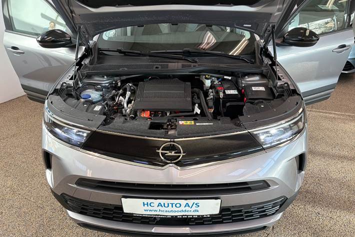 Grå Opel Mokka-e fra 2023