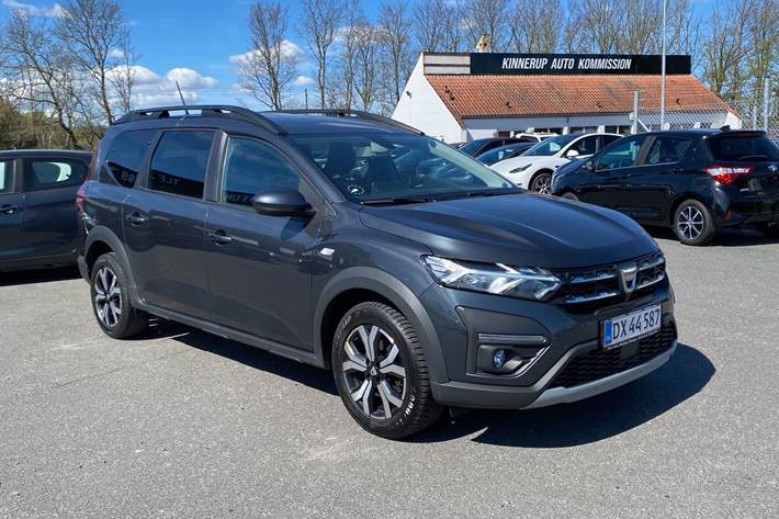 Grå Dacia Jogger fra 2022