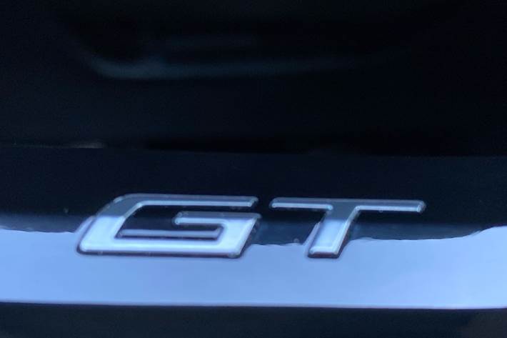 Blå Peugeot e-3008 fra 2024