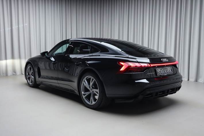 Sort Audi e-tron GT fra 2022