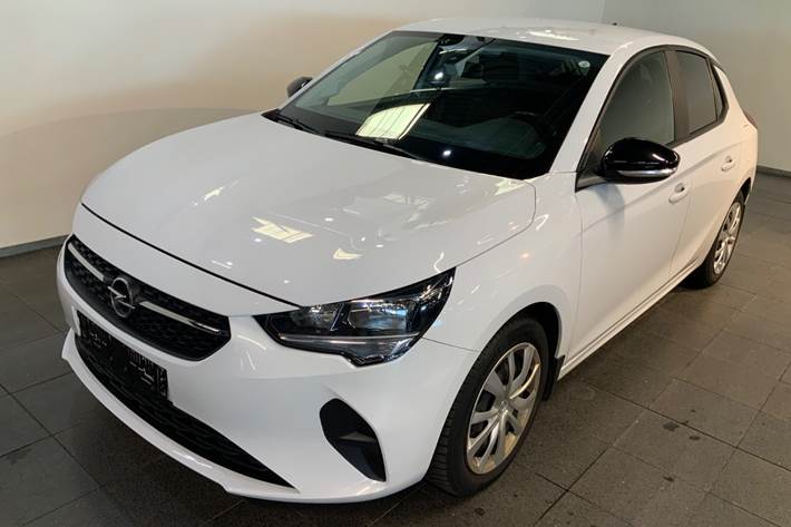 Hvid Opel Corsa fra 2020 set udefra