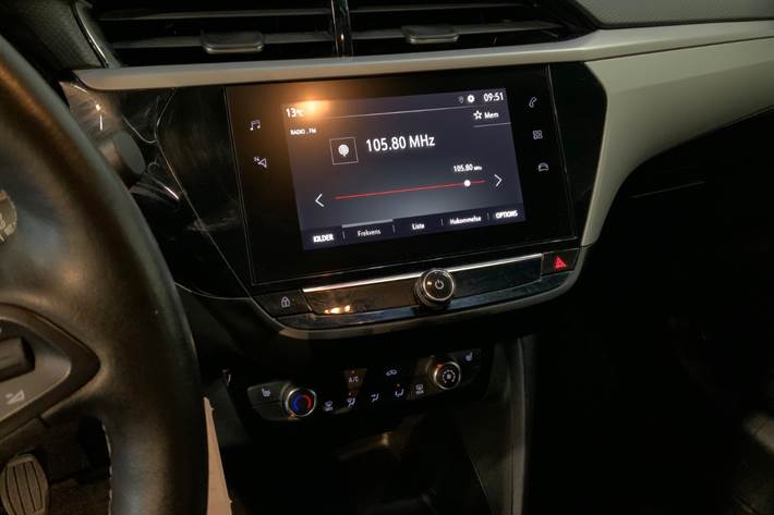 Hvid Opel Corsa fra 2020