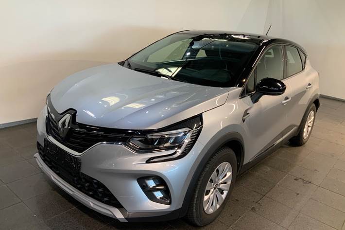 Sølv Renault Captur fra 2020 set udefra