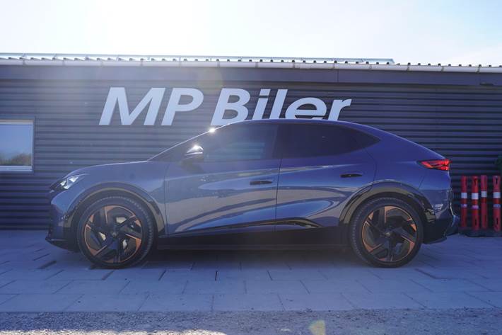 Blå Cupra Tavascan fra 2025
