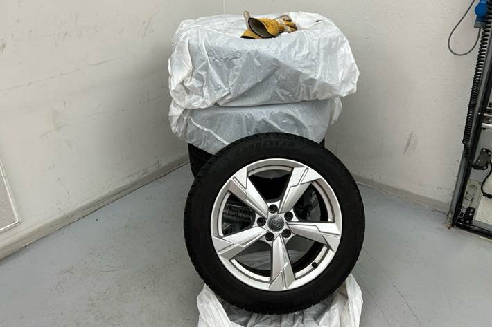 Sølv Audi A6 fra 2022