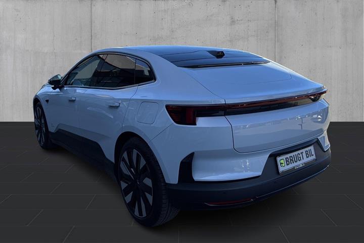Sølv Polestar 4 fra 2024