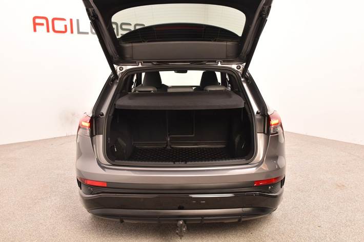 Grå Audi Q4 e-tron fra 2022