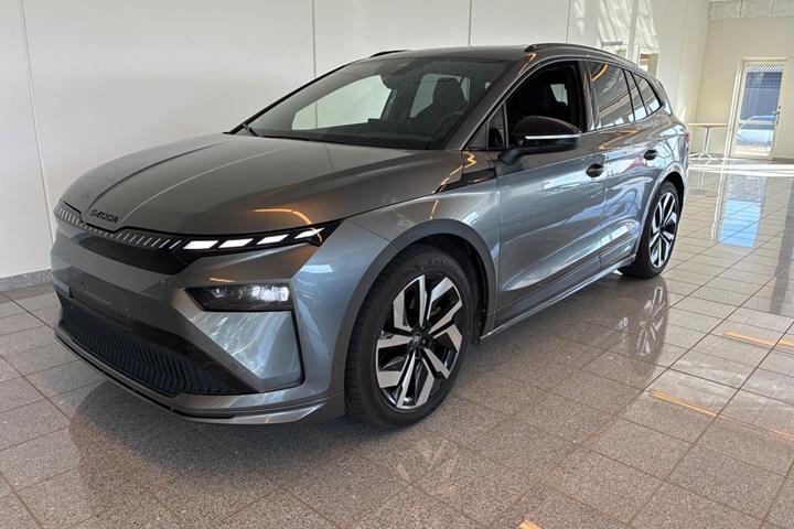 Grå Skoda Enyaq fra 2026 set udefra