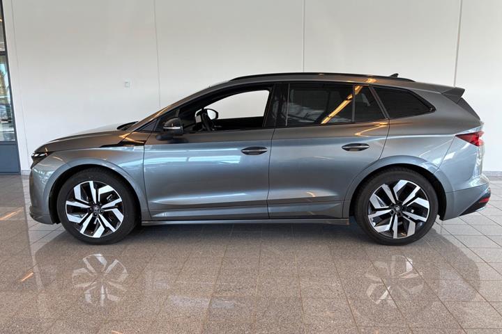 Grå Skoda Enyaq fra 2026