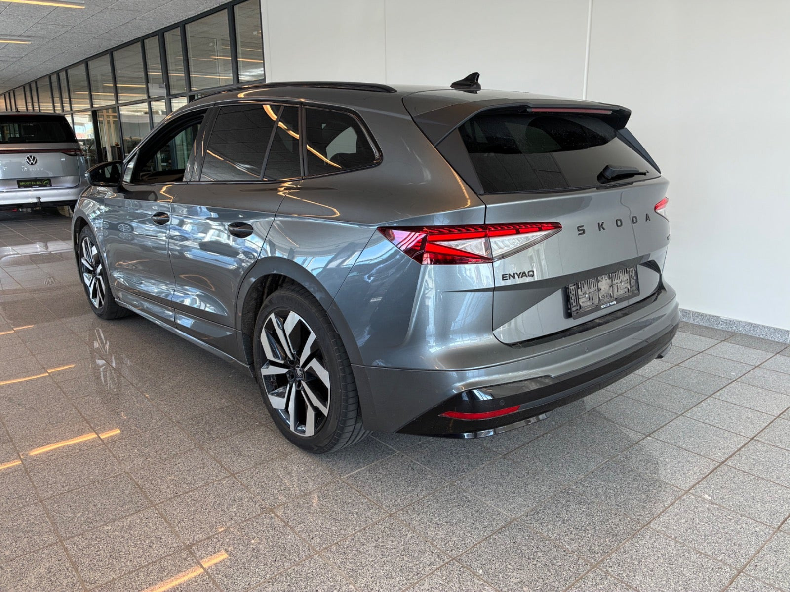 Grå Skoda Enyaq fra 2026