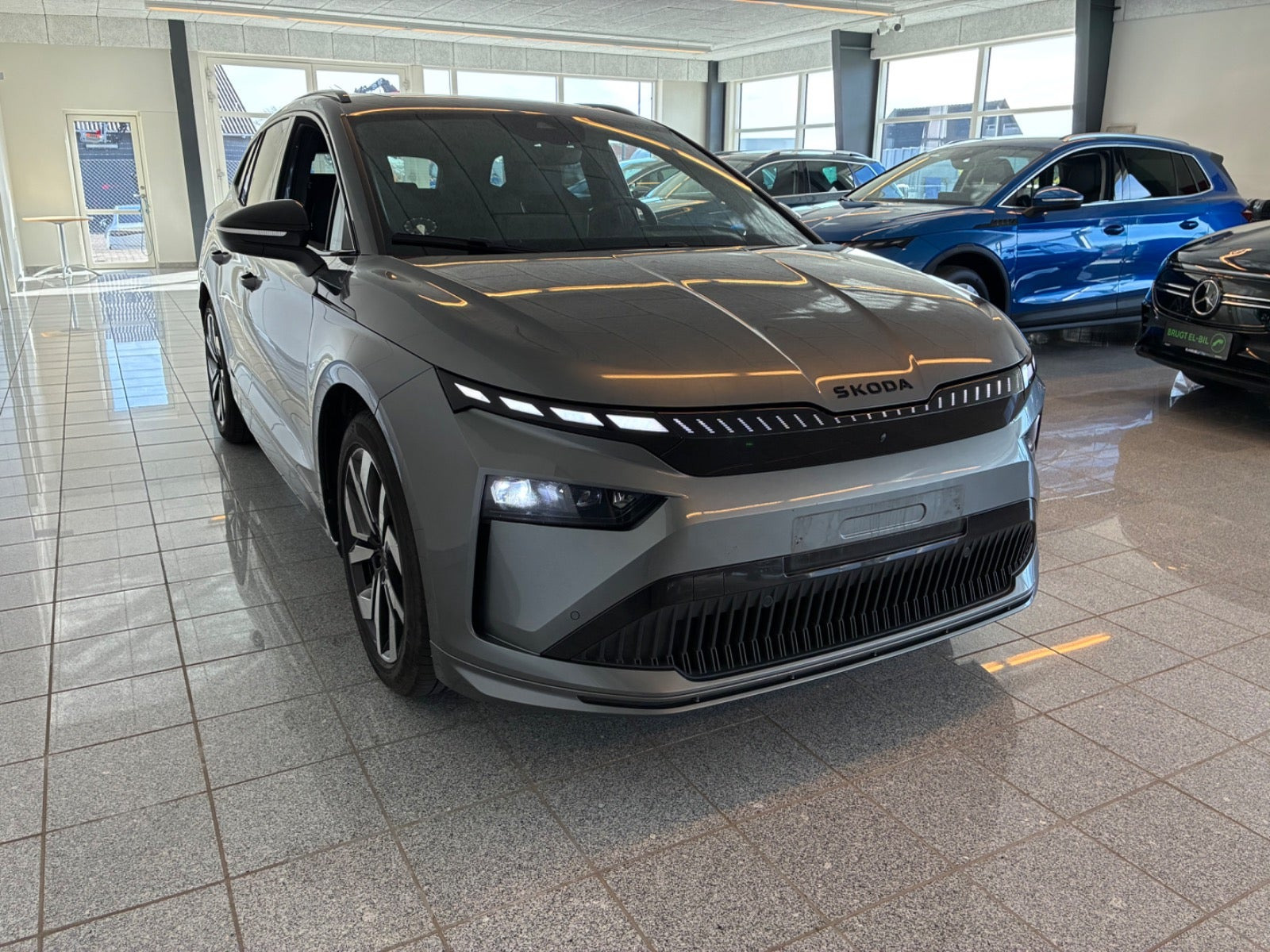 Grå Skoda Enyaq fra 2026