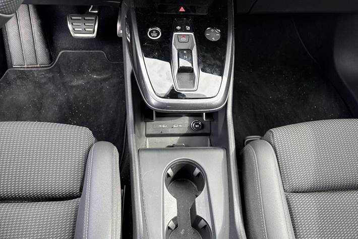 Sort Audi Q4 e-tron fra 2024