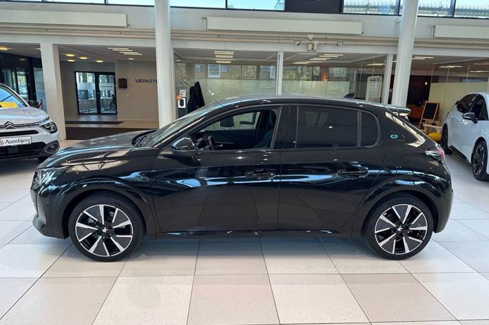 Sort Peugeot e-208 fra 2022