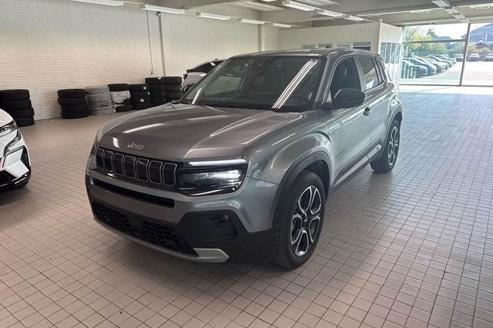 Grå Jeep Avenger fra 2025