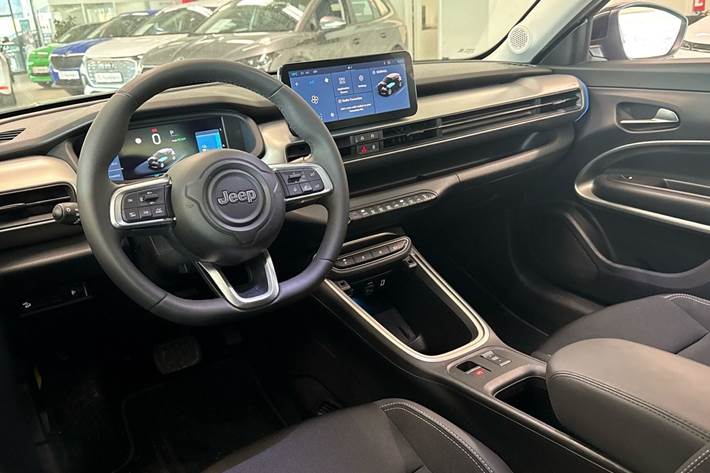 Grå Jeep Avenger fra 2025