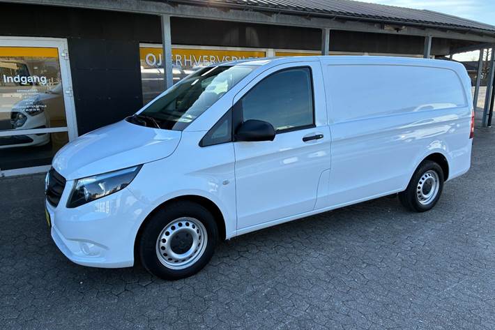 Hvid Mercedes Vito 116 fra 2021