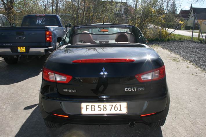 Sort Mitsubishi Colt fra 2008