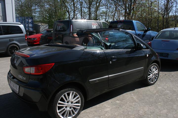 Sort Mitsubishi Colt fra 2008