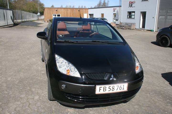 Sort Mitsubishi Colt fra 2008