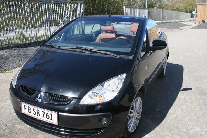 Sort Mitsubishi Colt fra 2008