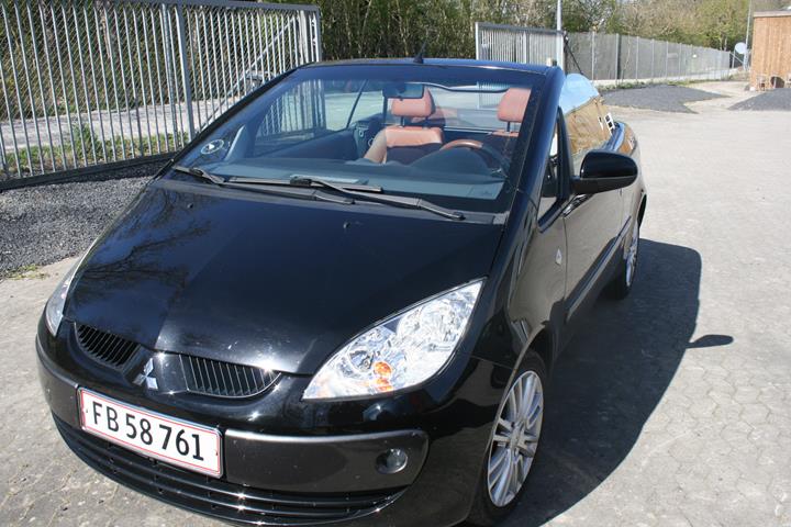 Sort Mitsubishi Colt fra 2008