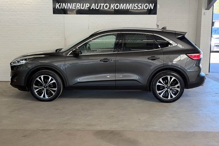 Grå Ford Kuga fra 2020