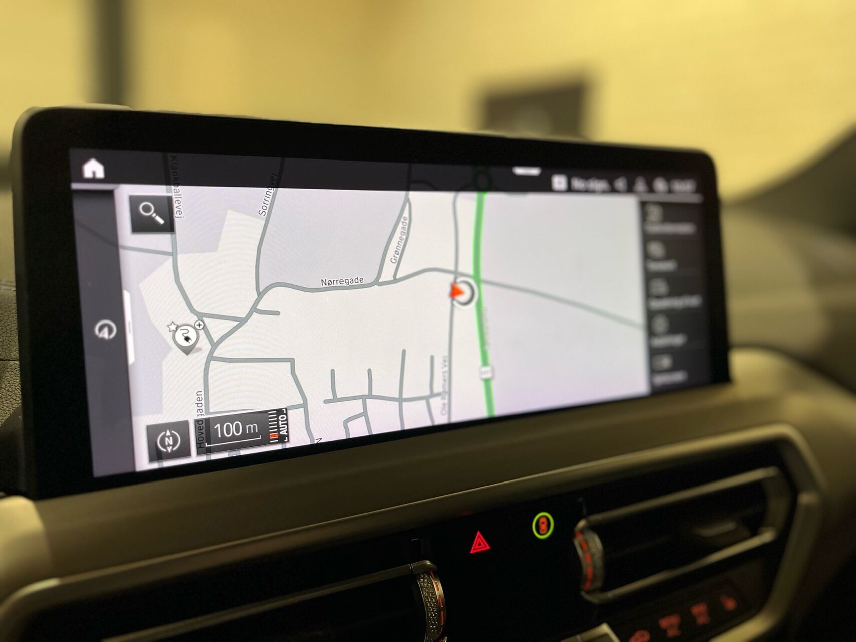 Grå BMW iX3 fra 2022