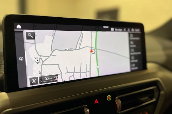 Grå BMW iX3 fra 2022