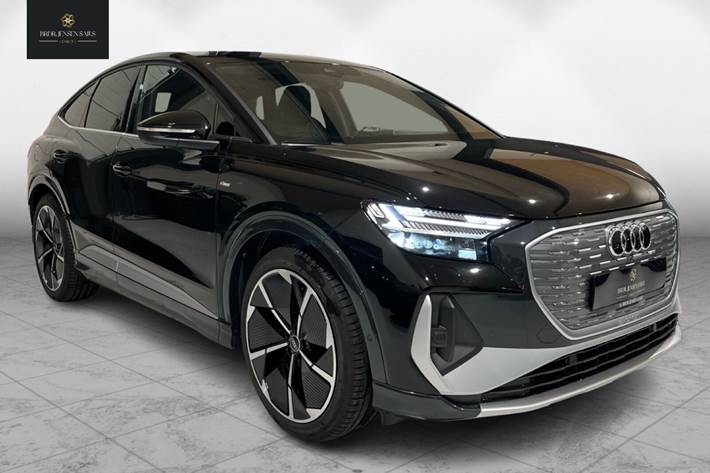 Sort Audi Q4 fra 2023 set udefra