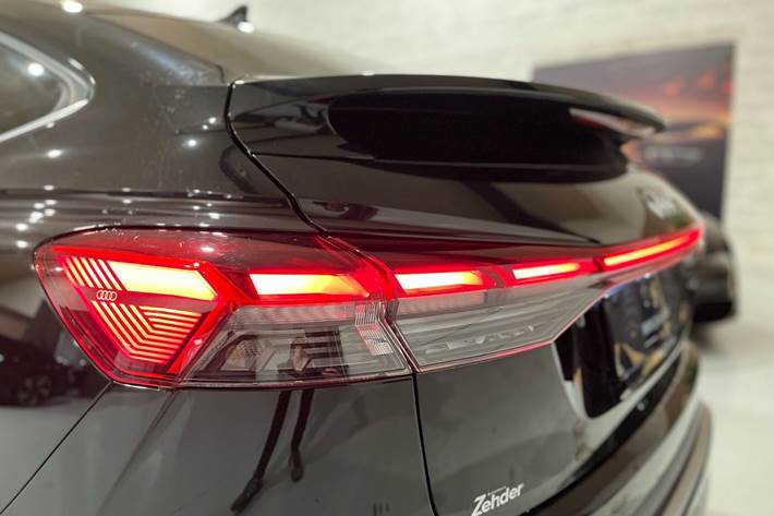 Sort Audi Q4 fra 2023