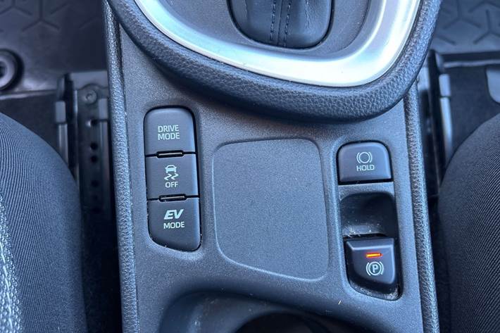 Hvid Toyota Yaris Cross fra 2022