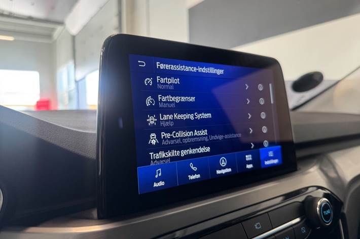 Hvid Ford Kuga fra 2023