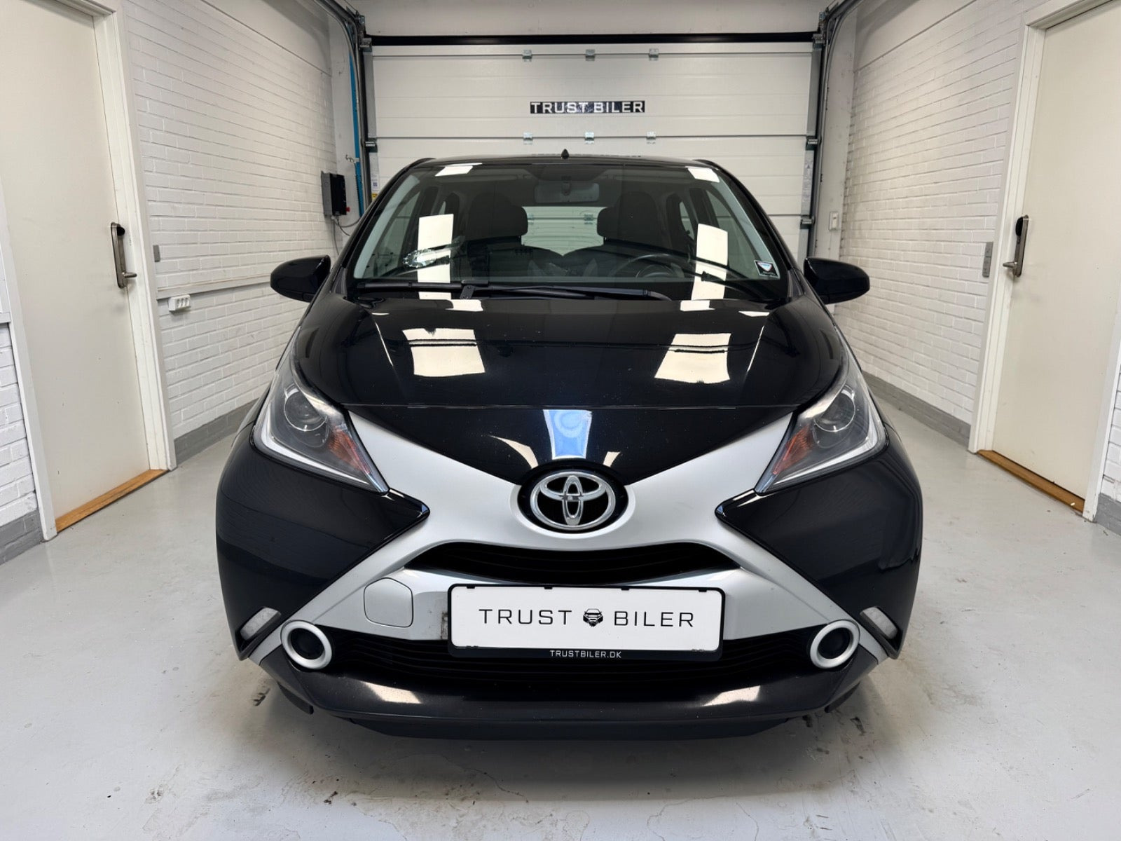 Sort Toyota Aygo fra 2018