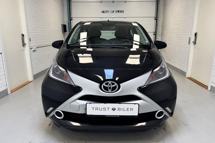 Sort Toyota Aygo fra 2018