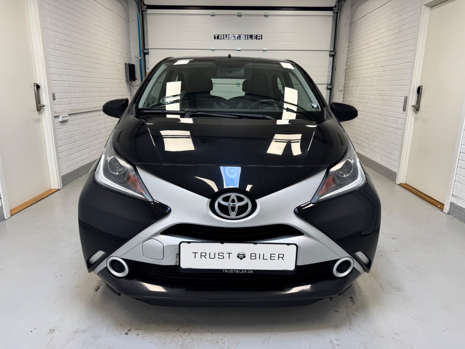 Sort Toyota Aygo fra 2018