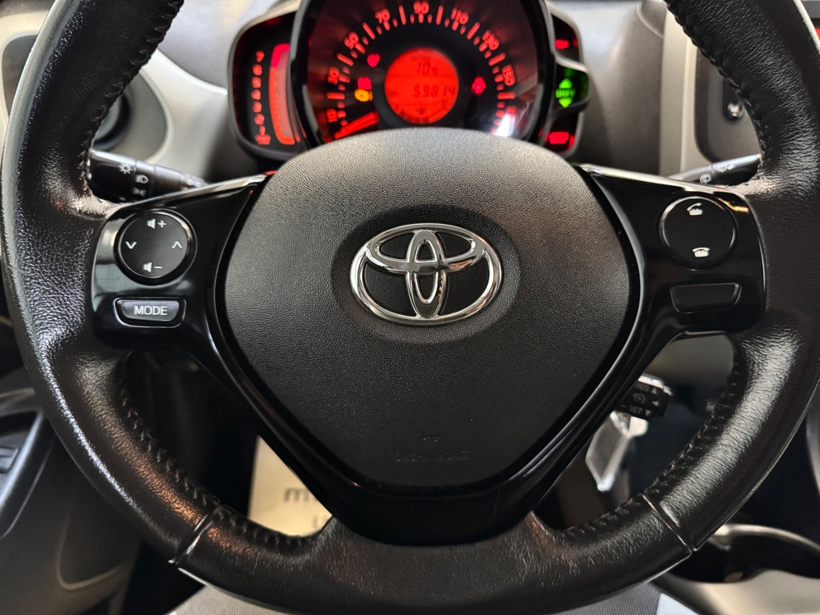 Sort Toyota Aygo fra 2018