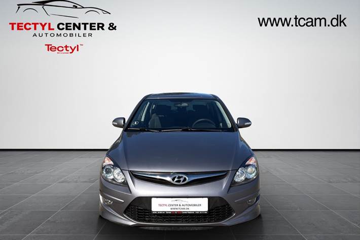 Grå Hyundai i30 fra 2012