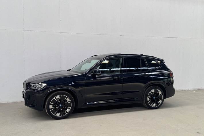 Sort BMW iX3 fra 2023