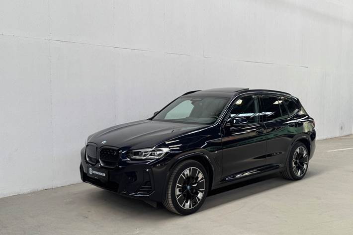 Sort BMW iX3 fra 2023