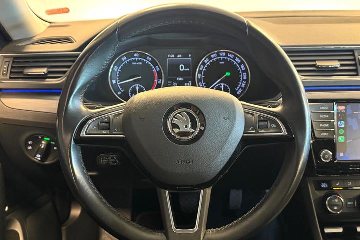 Brun Skoda Superb fra 2017