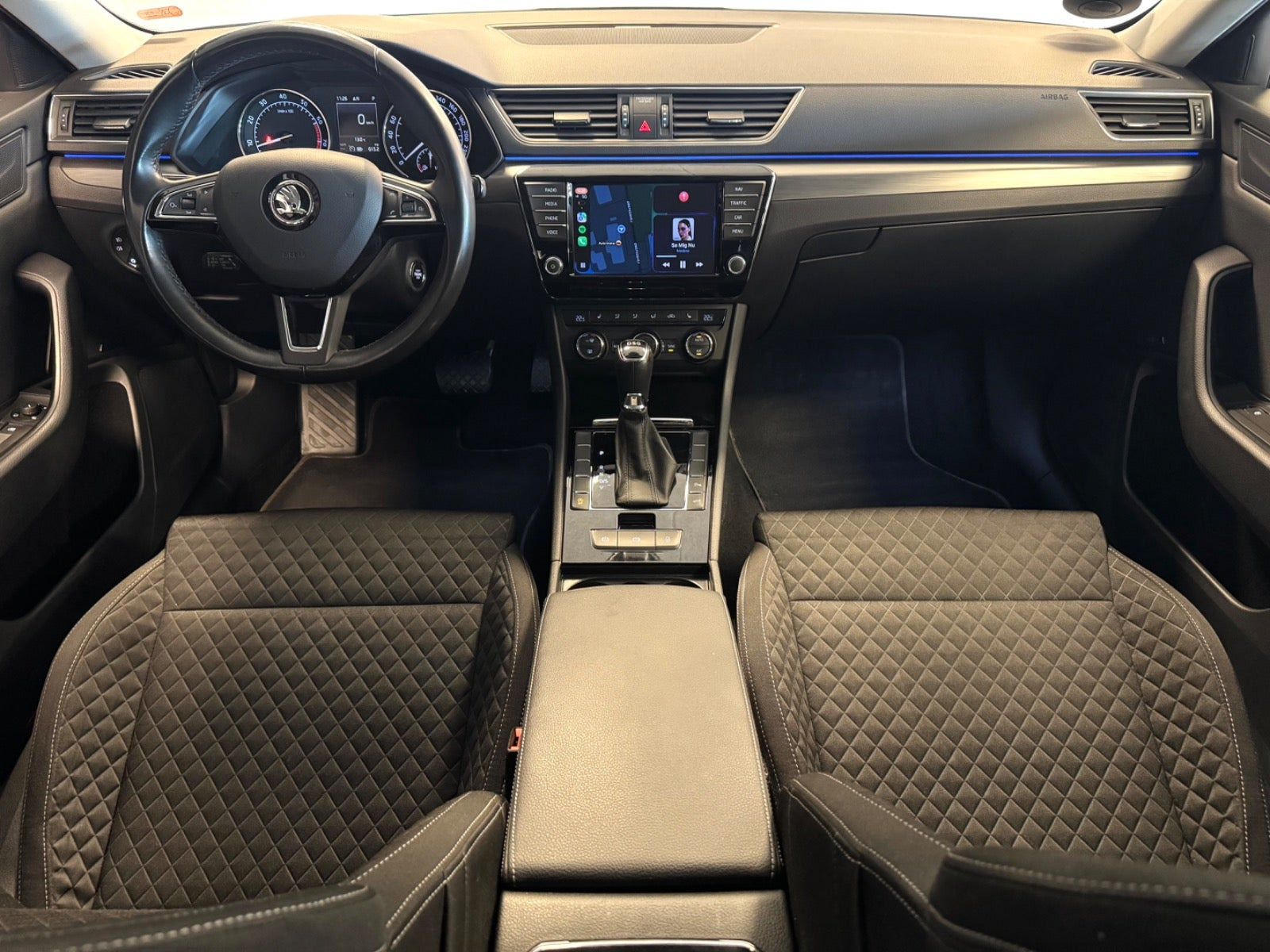 Brun Skoda Superb fra 2017