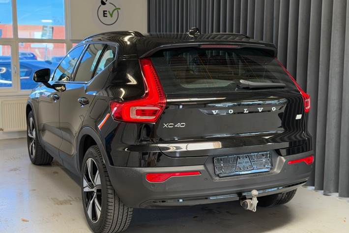 Sort Volvo XC40 fra 2021
